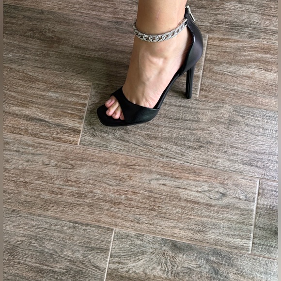 Guess; high heels women’s shoes; size 8,5; new ( no box) - Picture 8 of 8